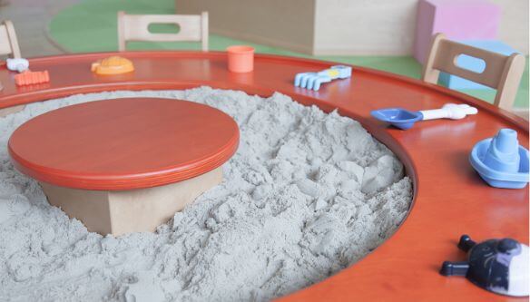 不思議な砂で遊べるテーブル